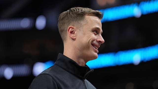 Duke basketball head coach Jon Scheyer